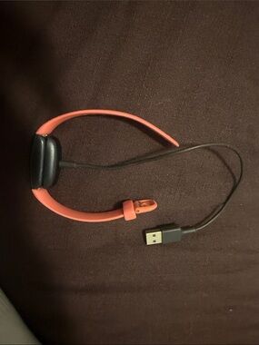 fitbit Coral/Black Tracker with USB Charging Cable